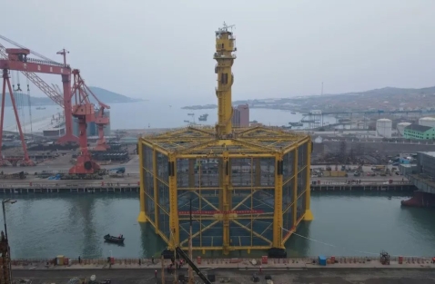 深蓝2号”深远海大型智能养殖网箱出坞，预计3月份投用